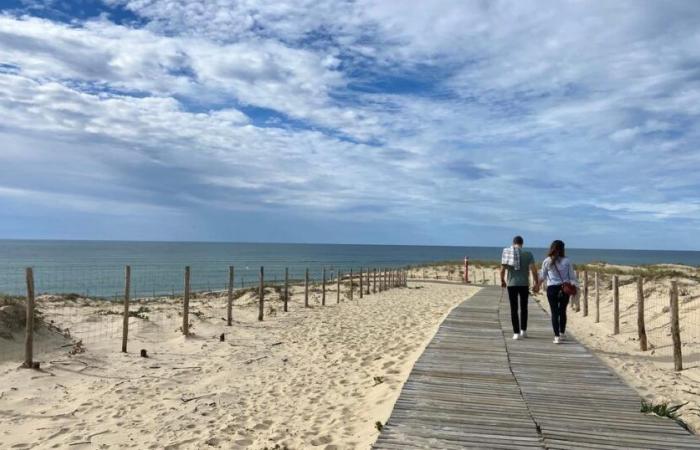 un teschio umano deposto sulle dune di Porge ritrovato da un camminatore