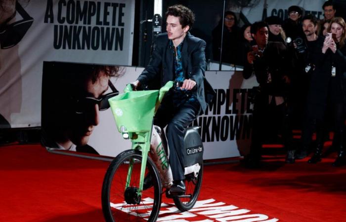 In “Quotidien”, Timothée Chalamet rivela di essere stato multato per aver utilizzato la bici del Lime a Londra