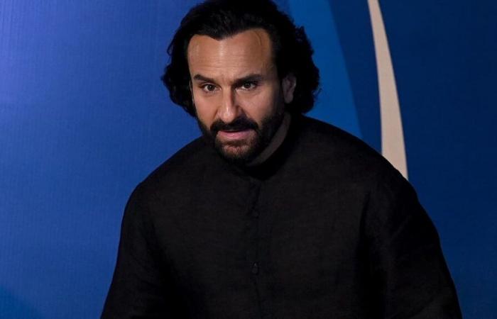 La star del cinema indiano Saif Ali Khan è stata accoltellata in casa e ferita al midollo spinale