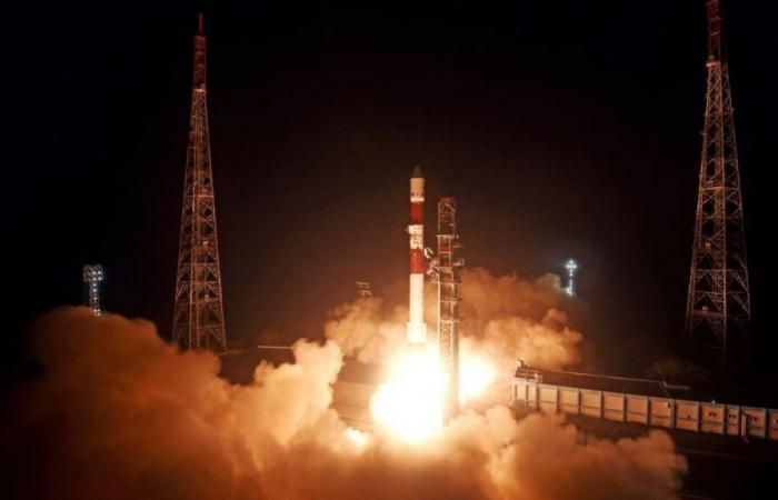 L’India aggancia con successo due satelliti in orbita