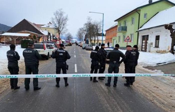 L’aggressione con accoltellamento in una scuola superiore in Slovacchia provoca almeno due morti