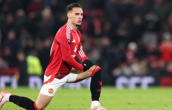 “Assolutamente orribile” – Antony è stato soprannominato il “peggior acquisto di tutti i tempi” dopo che il flop da 85 milioni di sterline del Man Utd è mancato da due yard contro il Southampton