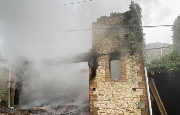 La serie di incendi continua nel Gers, va in fumo un garage a Saint-Sauvy