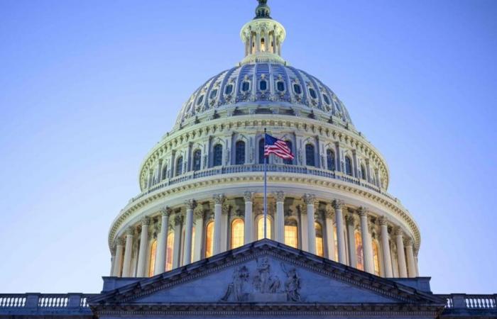 Il freddo polare a Washington costringe Trump a prestare giuramento in Campidoglio