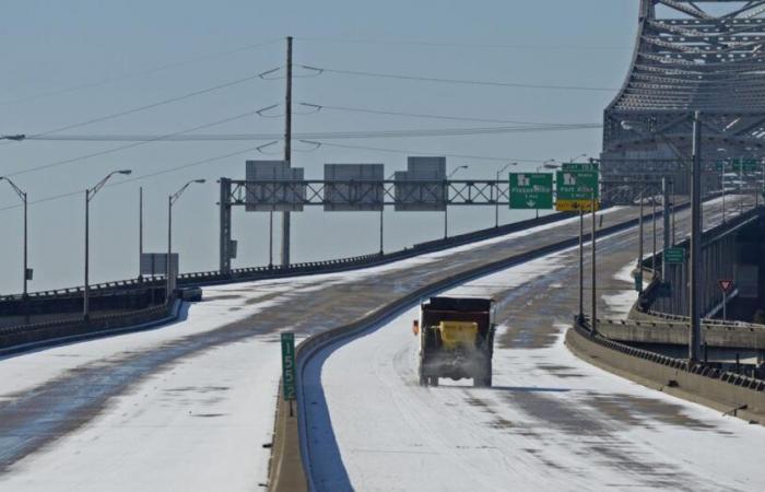 Scuole e agenzie di Baton Rouge chiuderanno martedì prima della neve