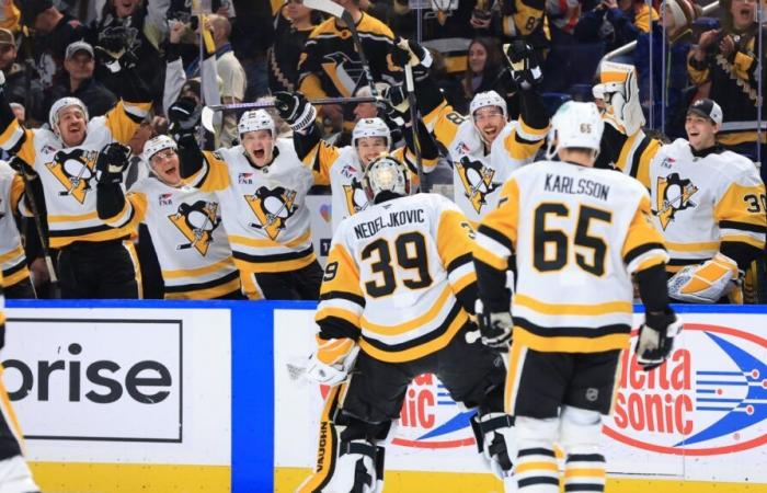 I Penguins battono i Sabres 5-2; il portiere Alex Nedeljkovic segna un gol