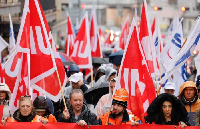 I dipendenti della Swiss Steel parlano con il titolare Martin Haefner – Unia, il sindacato