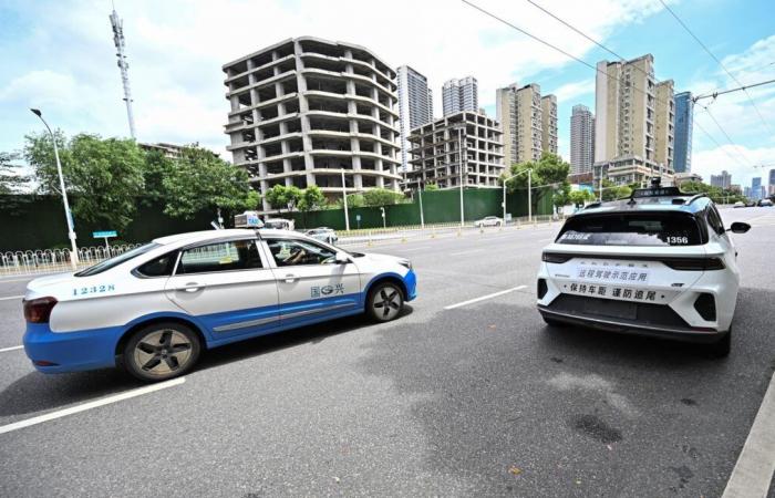 “Avranno la nostra pelle”… I taxi umani a Wuhan sono allarmati dalla proliferazione di taxi robot