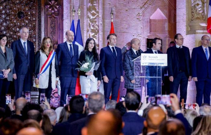 In Libano, l’emozione di Emmanuel Macron per l’incontro con questa adolescente 5 anni prima