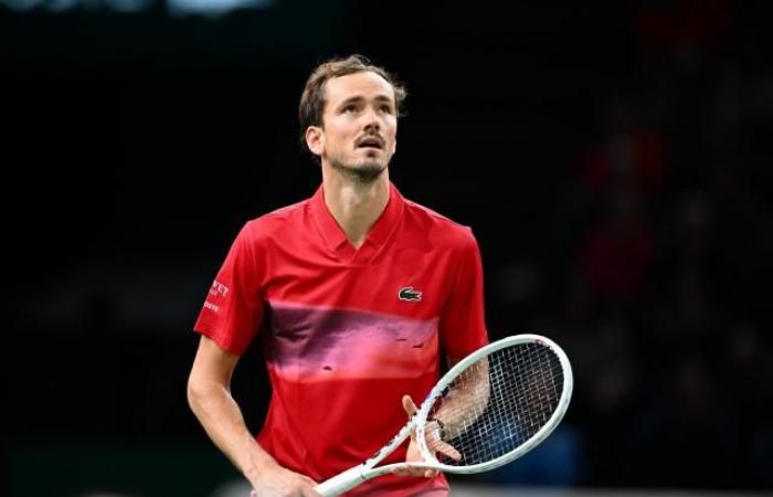 Daniil Medvedev è stato multato di 76.000 dollari per i suoi scatti d’ira agli Australian Open