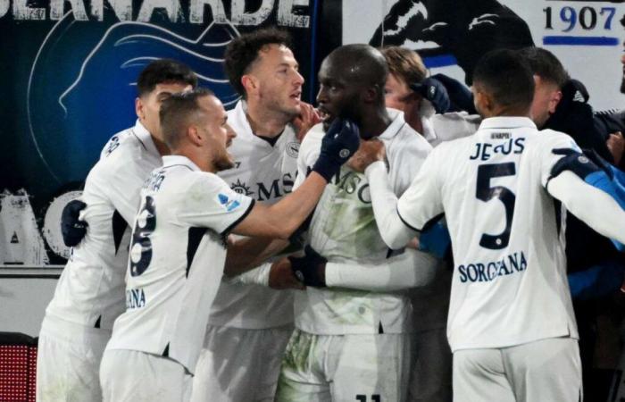 Il Napoli torna in vantaggio dopo la vittoria contro l’Atalanta