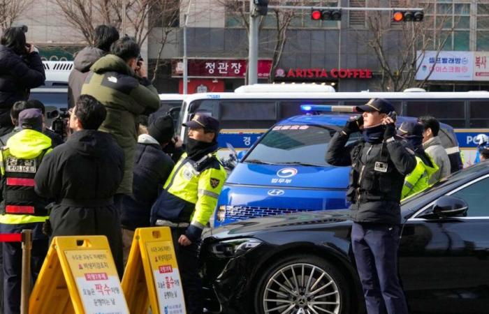 Yoon in tribunale per l’udienza di detenzione