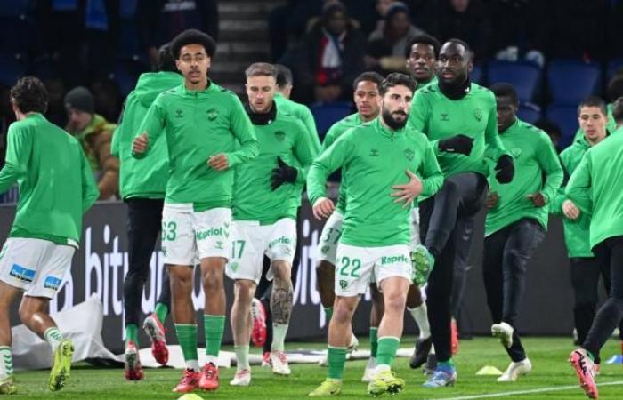 Djylian N’Guessan, 16 anni, inizia con il Saint-Étienne per affrontare il Nantes in L1