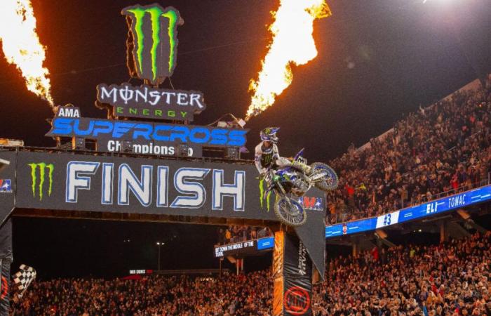 Eli Tomac prende il controllo a San Diego…