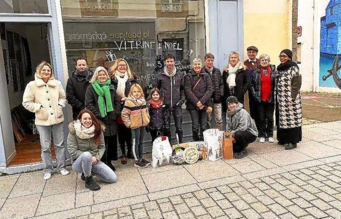 A Concarneau, il gioco delle finestre di Natale dell’associazione di quartiere Dumont d’Urville ha riunito 791 partecipanti