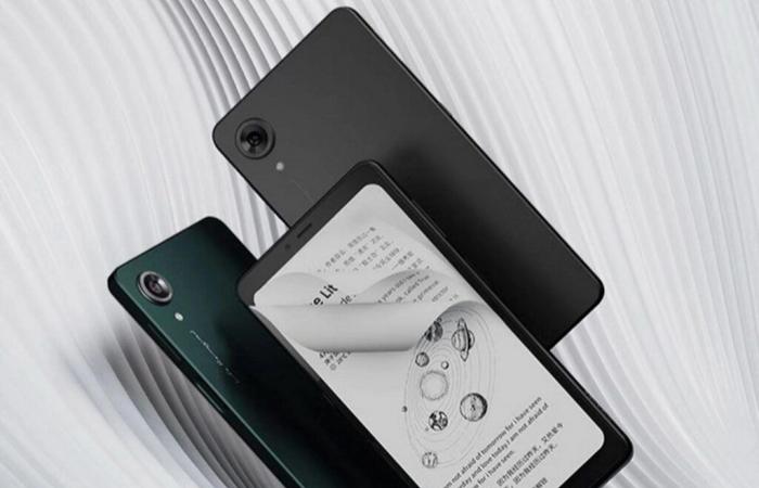 Il nuovo smartphone Android Hisense A9 è dotato di un display e-ink