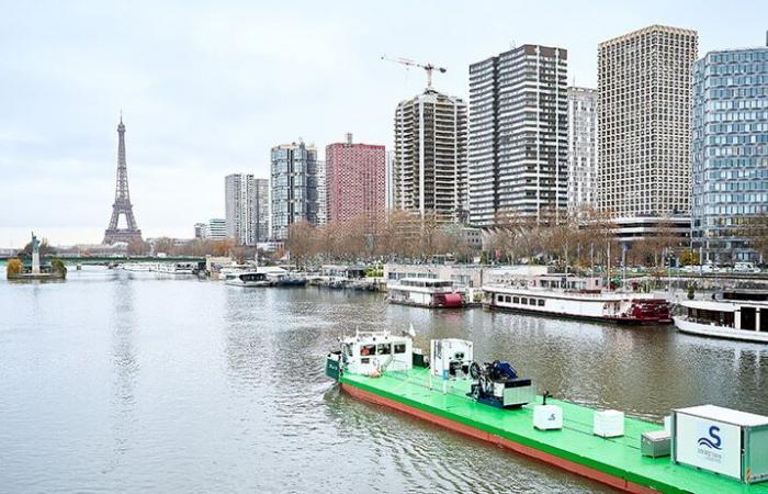 Una prima barca a emissioni zero in servizio sulla Senna a Parigi