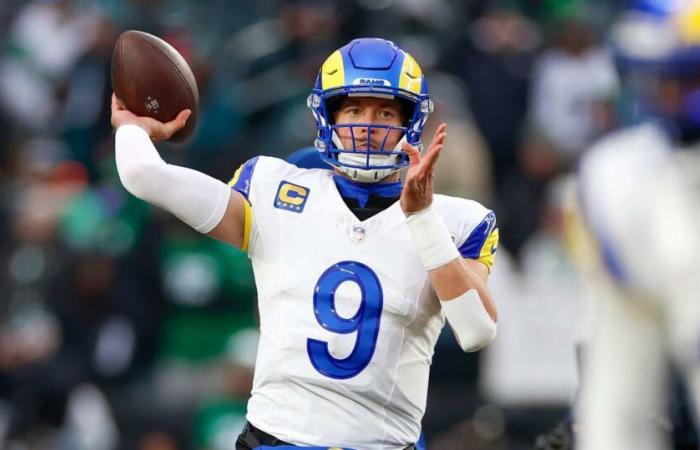 Matthew Stafford, Rams salutato dai fan della NFL dopo la sconfitta ravvicinata nei playoff contro gli Eagles in Snow