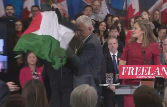 IN VIDEO | Leadership del PLC: manifestanti filo-palestinesi interrompono il lancio della campagna di Chrystia Freeland