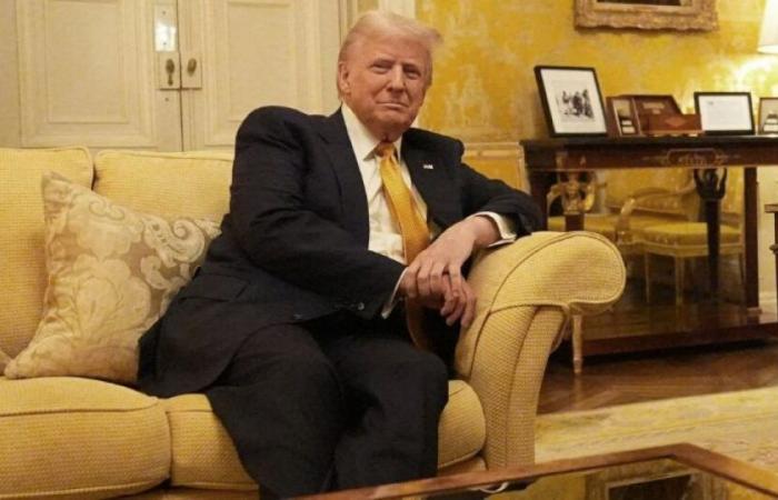 Donald Trump lancia la sua criptovaluta, una “moneta meme” già valutata diversi miliardi: Notizie