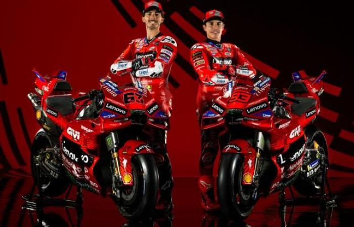 Con la Ducati GP25 si presentano Francesco Bagnaia e Marc Marquez