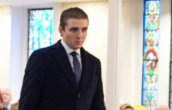 Il look inaugurale di Barron Trump stupisce Internet