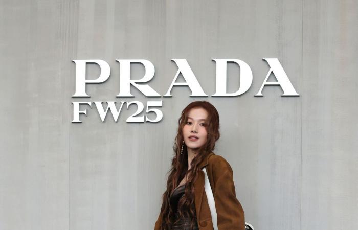 Sana (DUE VOLTE), Kim Soo Hyun e Kim Tae Ri alla sfilata PRADA della Milan Fashion Week 2025 – K-GEN