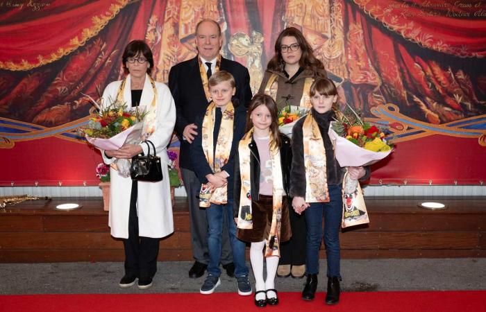 Jacques e Gabriella di Monaco invitano il cugino Bodie al circo con la principessa Stéphanie e il principe Alberto II