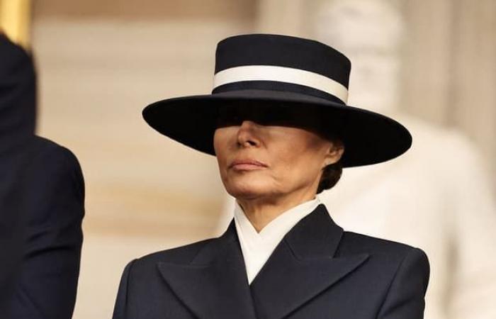 il cappello di Melania Trump, l’altra star della cerimonia