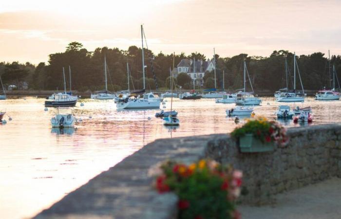 Adagiato su una penisola, questo antico villaggio di pescatori del Finistère è un gioiello da scoprire