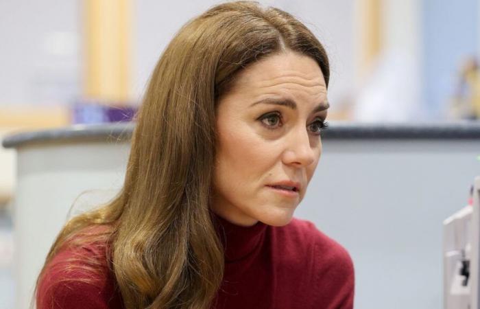 Kate Middleton racconta l’annuncio ‘shock’ del cancro durante la visita al Royal Marsden a Chelsea