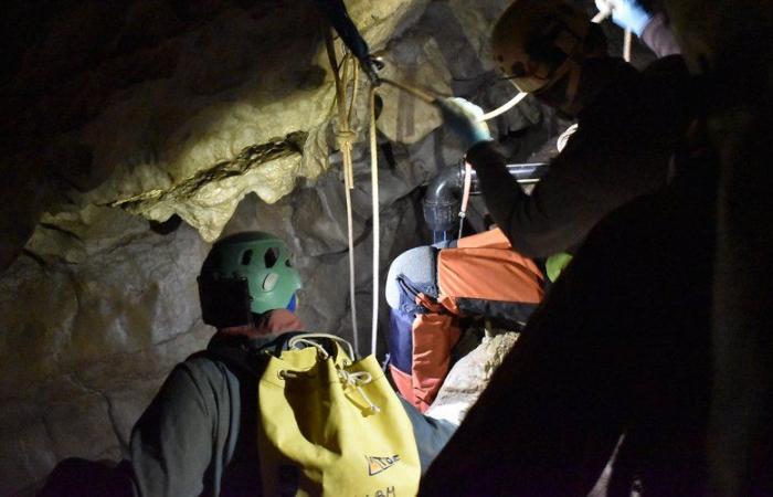 In una delle grotte più grandi del Gard, gli esploratori si immergono per riportare alla luce l’ignoto