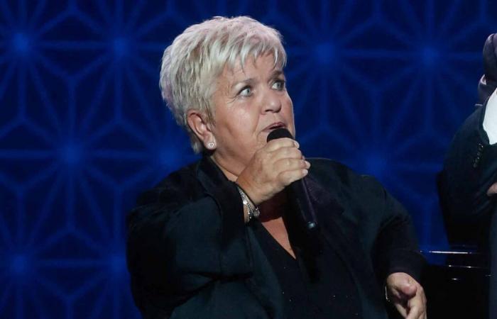 Mimie Mathy in sedia a rotelle al concerto degli Enfoirés: spiega perché