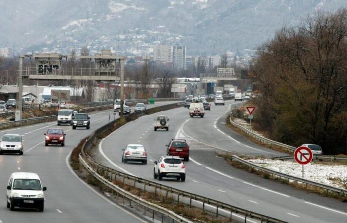 Metropoli di Grenoble. Un pedone falciato sulla A480