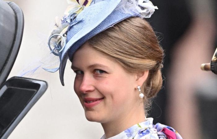 Lady Louise Windsor, svelate le sue prime foto in uniforme militare