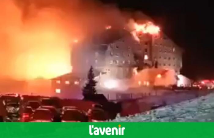 Quattro persone arrestate dopo l’incendio mortale in un hotel a Türkiye