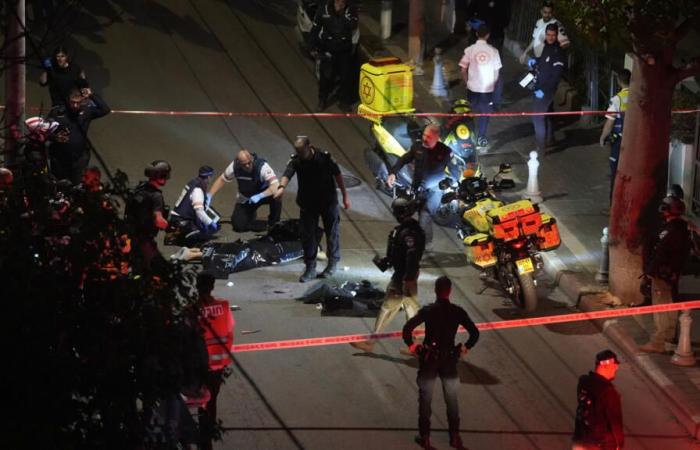 cinque persone ferite nell’attacco con coltello di Tel Aviv, sospettato ucciso