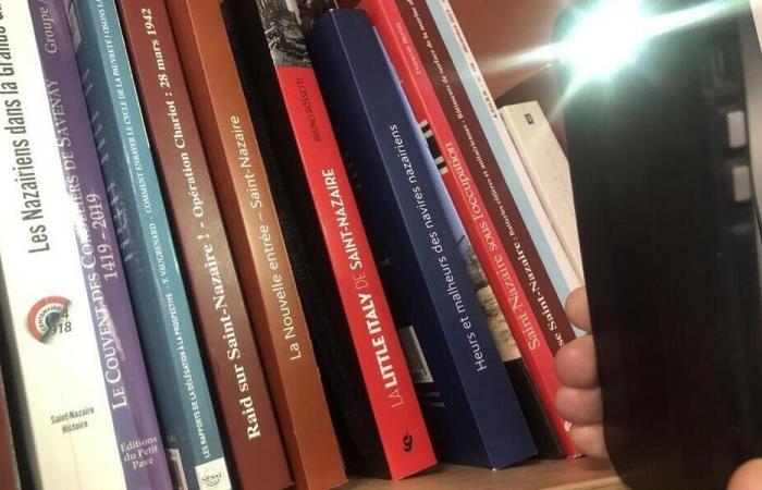 A Saint-Nazaire, i depositi di libri antichi possono essere visitati con una torcia presso la mediateca