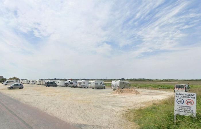 Il comune di Port-bail-sur-Mer (Manche) non sa più dove sistemare i camper