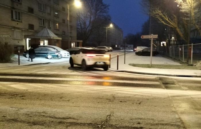 A Beauvais è caduta la neve “industriale”, ma cos’è questo fenomeno insolito?