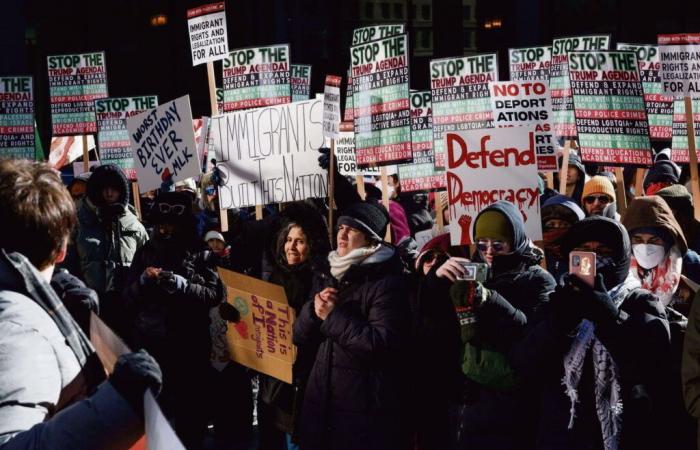 A Chicago, a causa della mancanza di budget, Donald Trump rinvia finalmente la sua caccia agli immigrati privi di documenti