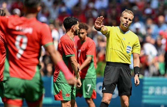 L’arbitro svedese Glenn Nyborg dirige la partita Real Madrid-Salisburgo di Champions League – Elbotola