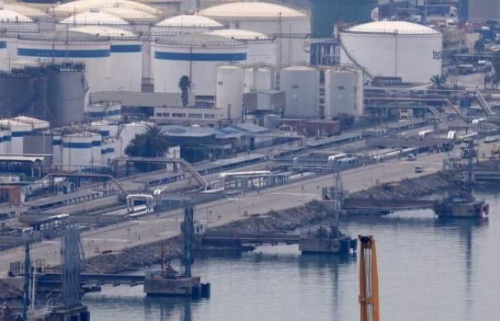 un’esplosione nel porto di Barcellona provoca almeno un morto e un ferito, decretato il isolamento preventivo