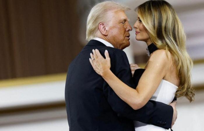 In video, il valzer extra-lento di Melania e Donald Trump per aprire il ballo d’inaugurazione a Washington