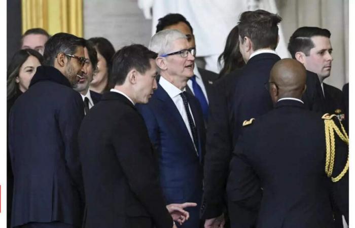 Google, Apple, Tesla e tutti gli altri CEO del settore tecnologico si congratulano con il presidente degli Stati Uniti Donald Trump