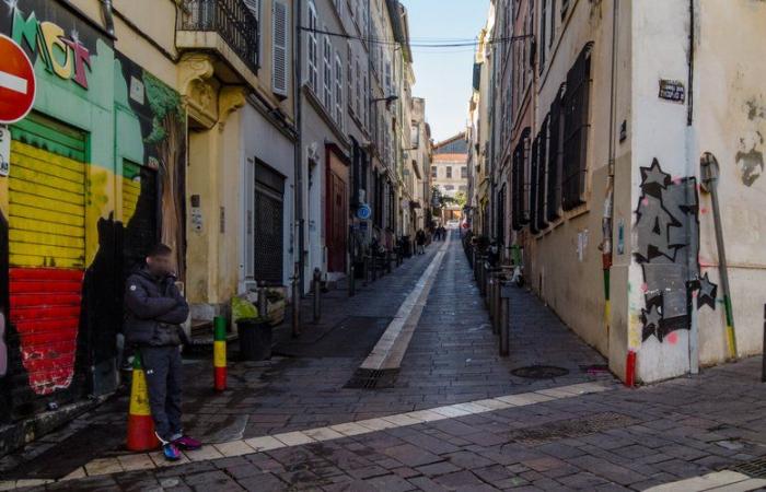 la metà dei morti a Marsiglia, ma la tratta evolve e resiste