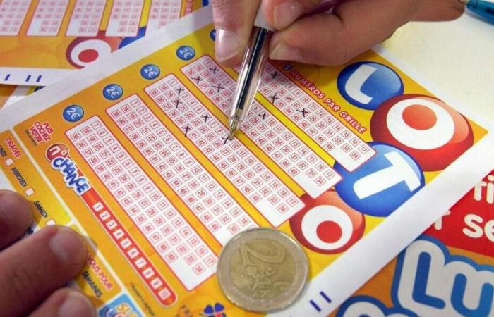 Uno stagista vince 9 milioni di euro alla lotteria ma continua a lavorare per “avere a