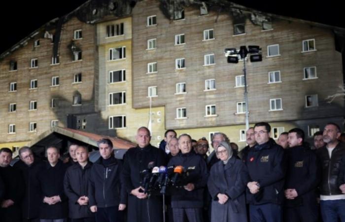 La Turchia in lutto dopo l’incendio mortale in un albergo in alta quota: notizie