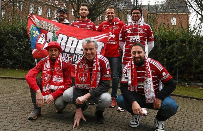 mille tifosi felici del Brest a Gelsenkirchen per la partita di Champions League