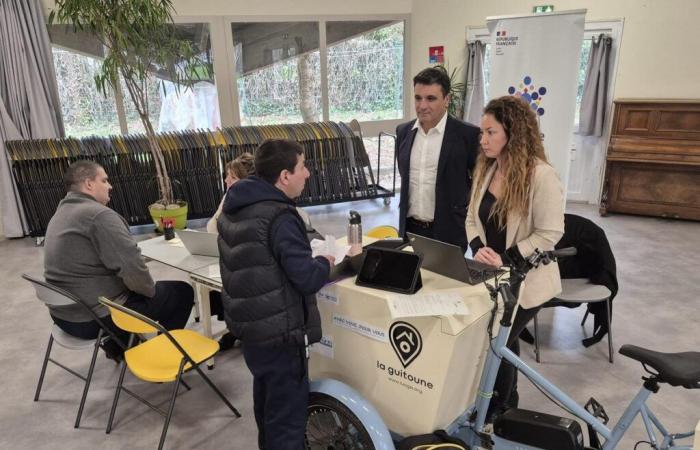 France Travail punta su una cargo bike per avvicinarsi alle persone in cerca di lavoro